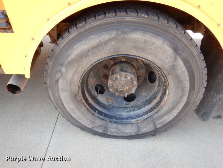 image for item DH7004 2006 Freightliner FS65  school bus