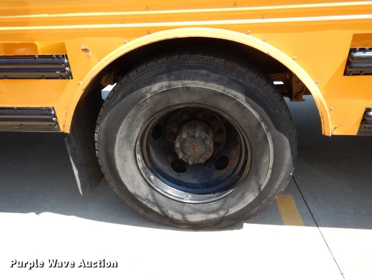 image for item DH7004 2006 Freightliner FS65  school bus