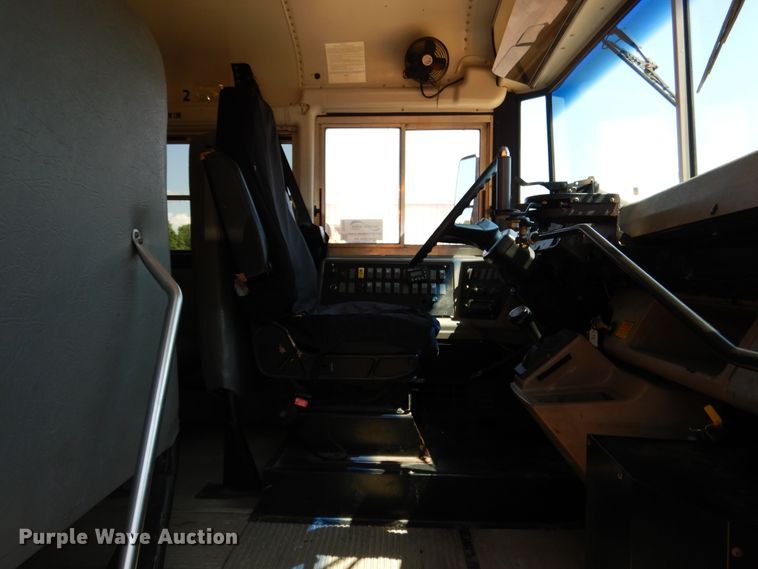 image for item DH7004 2006 Freightliner FS65  school bus