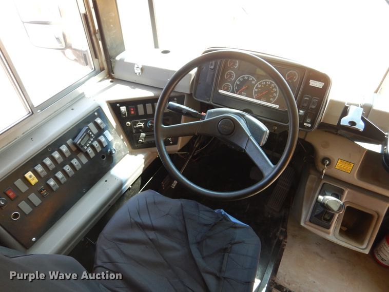 image for item DH7004 2006 Freightliner FS65  school bus