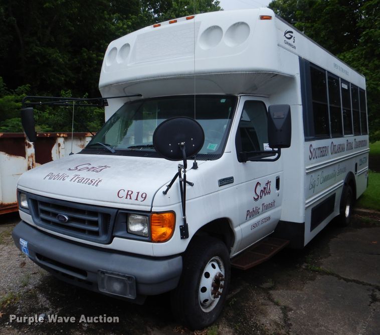 image for item DI0249 2007 Ford E450  shuttle bus