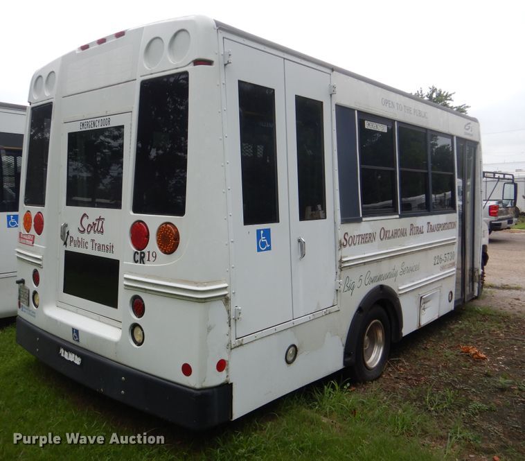 image for item DI0249 2007 Ford E450  shuttle bus