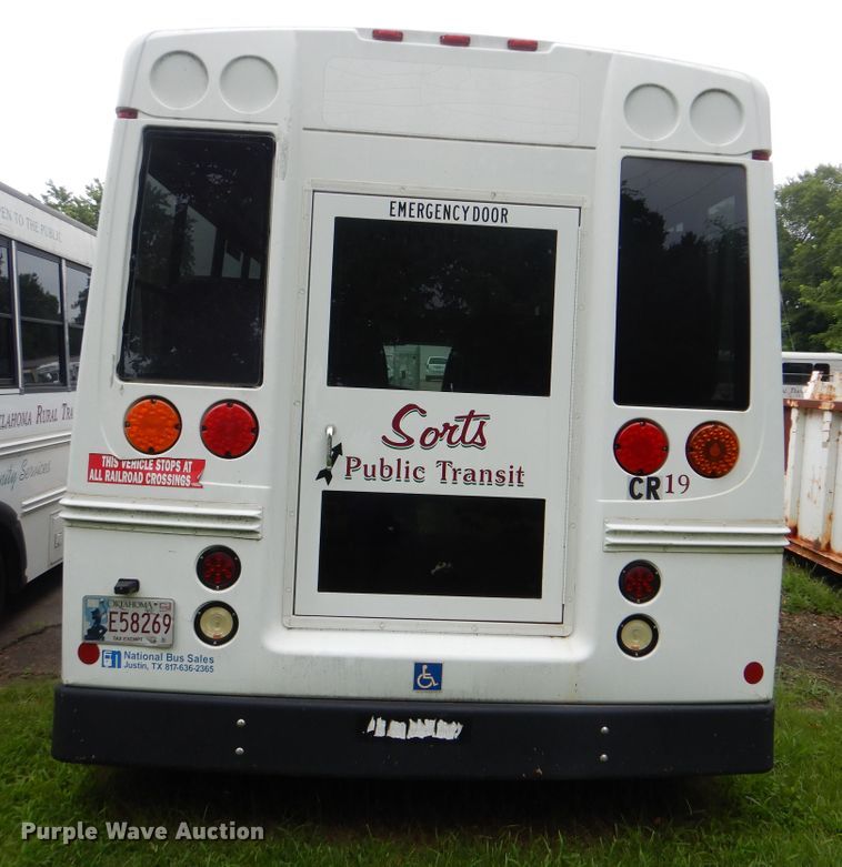 image for item DI0249 2007 Ford E450  shuttle bus