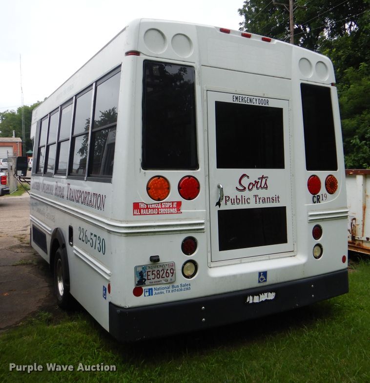 image for item DI0249 2007 Ford E450  shuttle bus