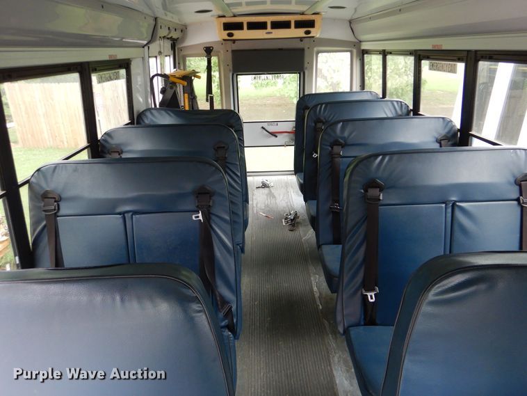 image for item DI0249 2007 Ford E450  shuttle bus