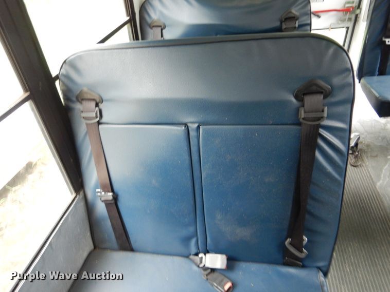 image for item DI0249 2007 Ford E450  shuttle bus