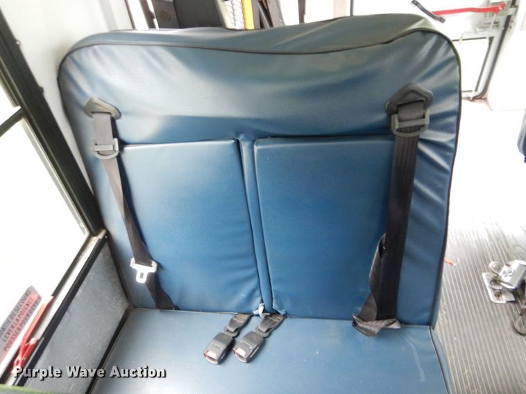 image for item DI0249 2007 Ford E450  shuttle bus