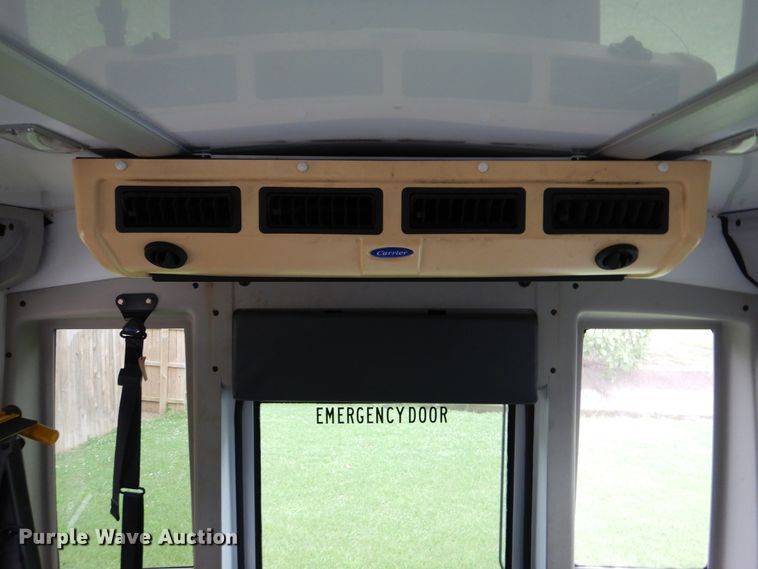 image for item DI0249 2007 Ford E450  shuttle bus