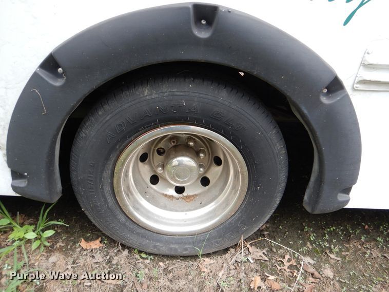 image for item DI0249 2007 Ford E450  shuttle bus