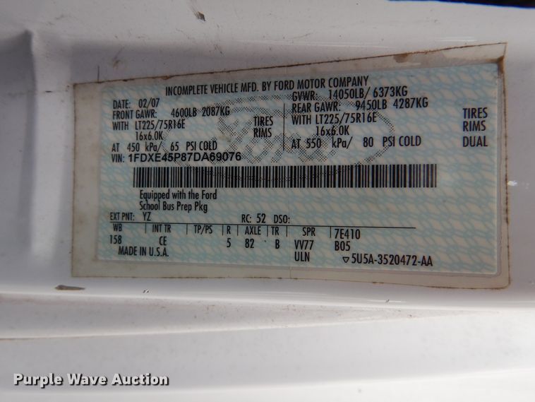 image for item DI0249 2007 Ford E450  shuttle bus