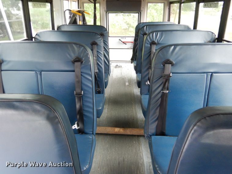 image for item DI0250 2007 Ford E450  shuttle bus