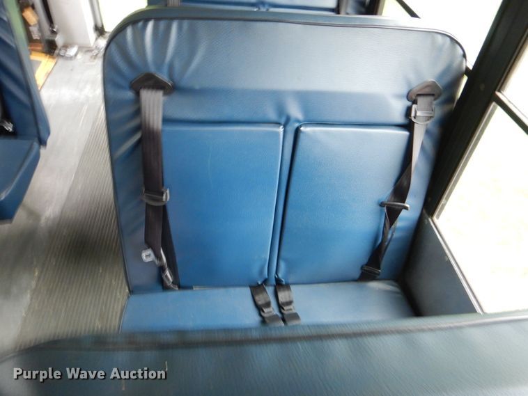 image for item DI0250 2007 Ford E450  shuttle bus