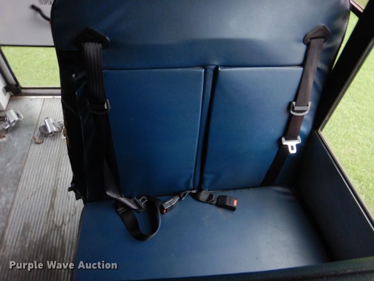 image for item DI0250 2007 Ford E450  shuttle bus