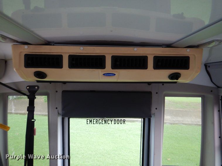 image for item DI0250 2007 Ford E450  shuttle bus