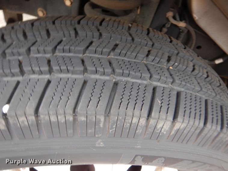 image for item DI0250 2007 Ford E450  shuttle bus