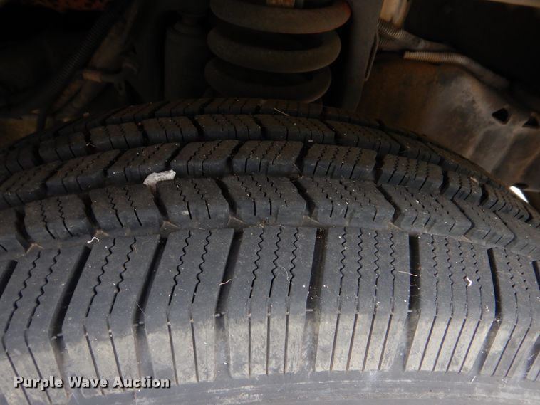 image for item DI0250 2007 Ford E450  shuttle bus