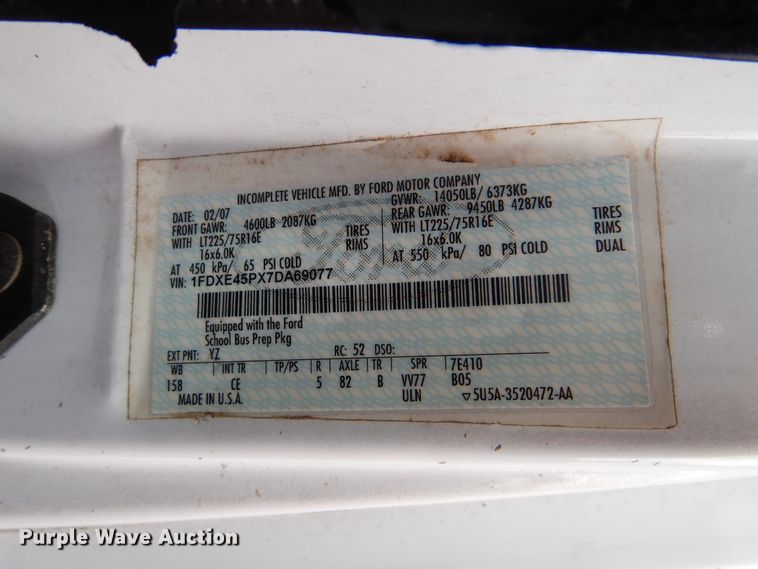 image for item DI0250 2007 Ford E450  shuttle bus