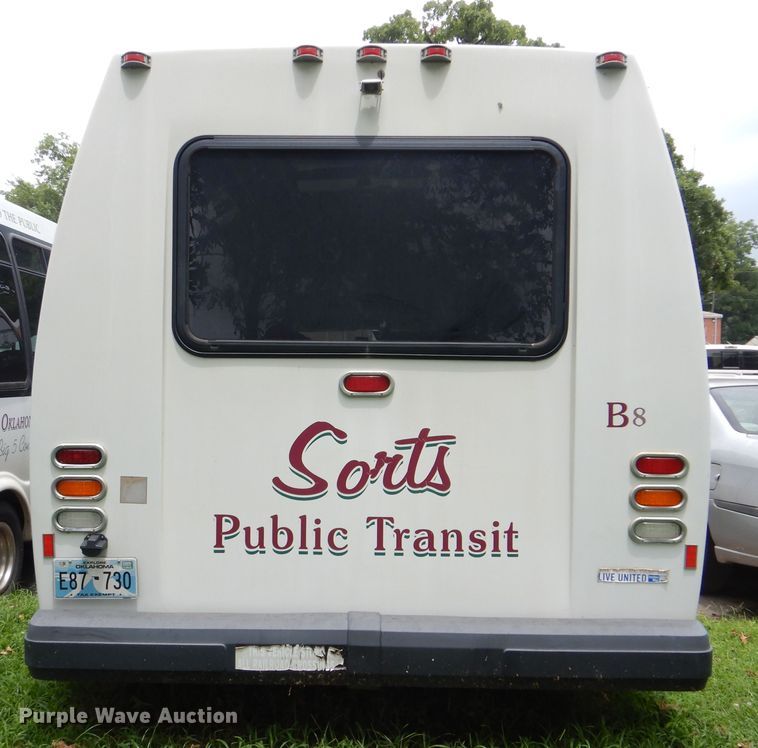 image for item DI0251 2009 Ford E450  shuttle bus