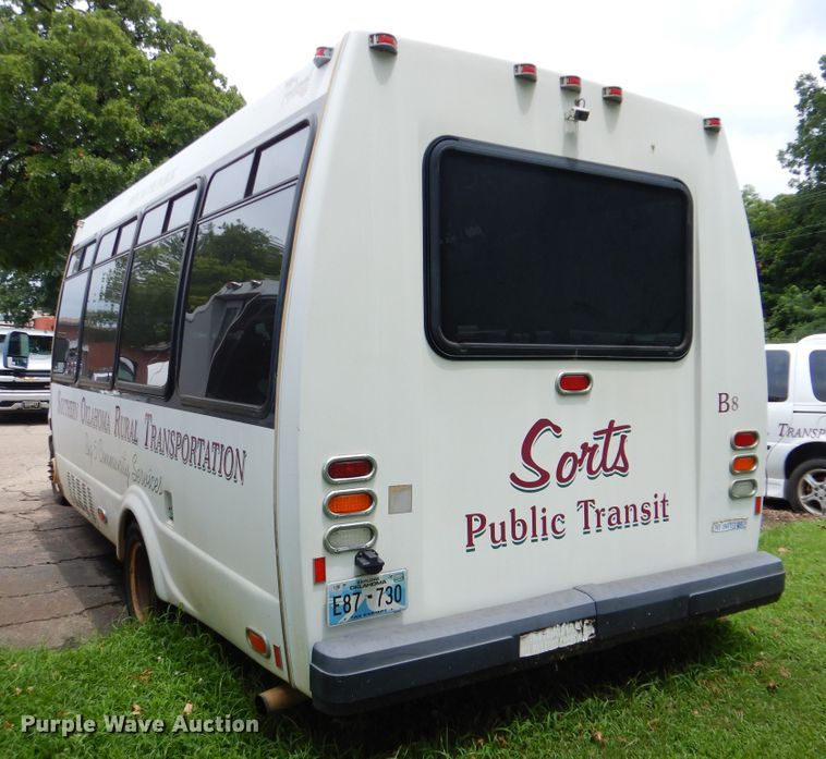 image for item DI0251 2009 Ford E450  shuttle bus