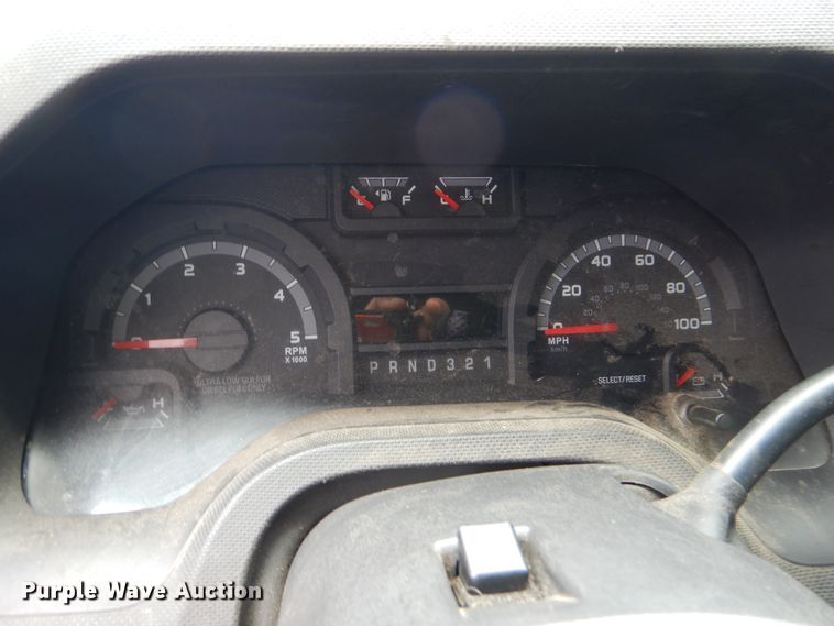 image for item DI0251 2009 Ford E450  shuttle bus