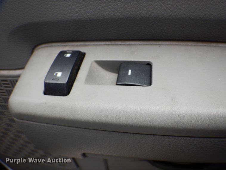 image for item DI0251 2009 Ford E450  shuttle bus