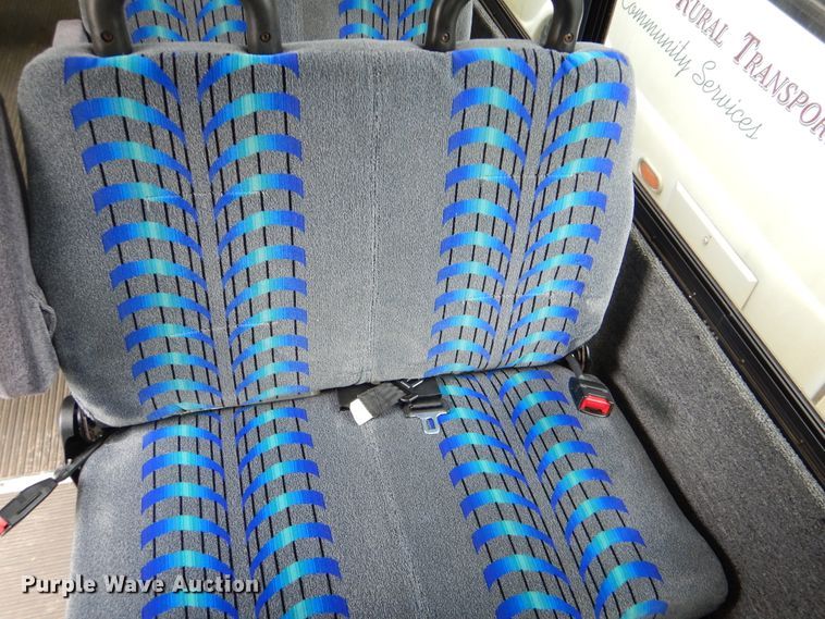 image for item DI0251 2009 Ford E450  shuttle bus