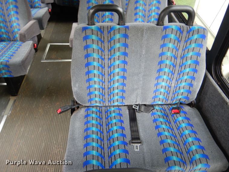 image for item DI0251 2009 Ford E450  shuttle bus