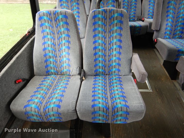 image for item DI0251 2009 Ford E450  shuttle bus