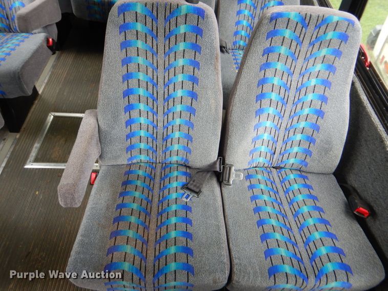 image for item DI0251 2009 Ford E450  shuttle bus