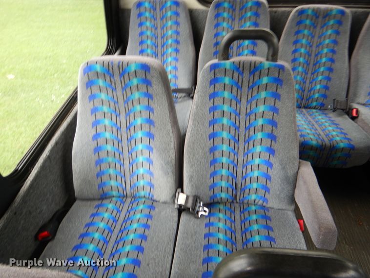 image for item DI0251 2009 Ford E450  shuttle bus