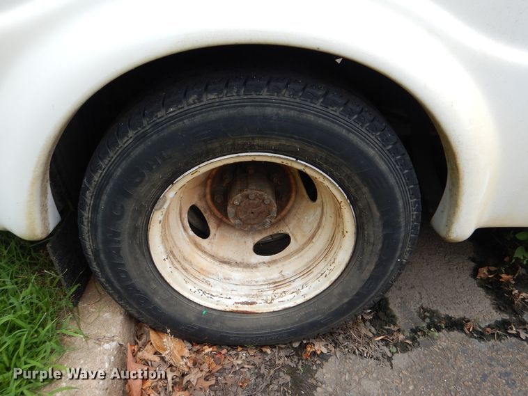 image for item DI0251 2009 Ford E450  shuttle bus