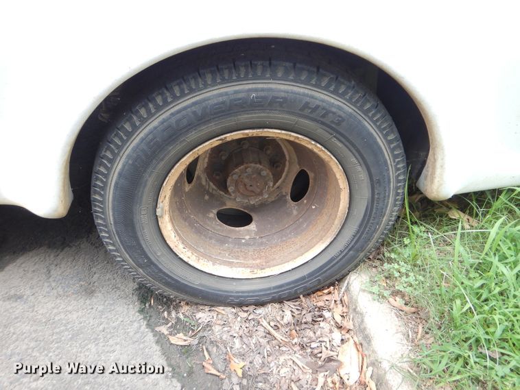 image for item DI0251 2009 Ford E450  shuttle bus