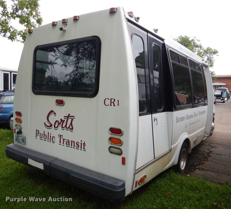 image for item DI0252 2009 Ford E450  shuttle bus