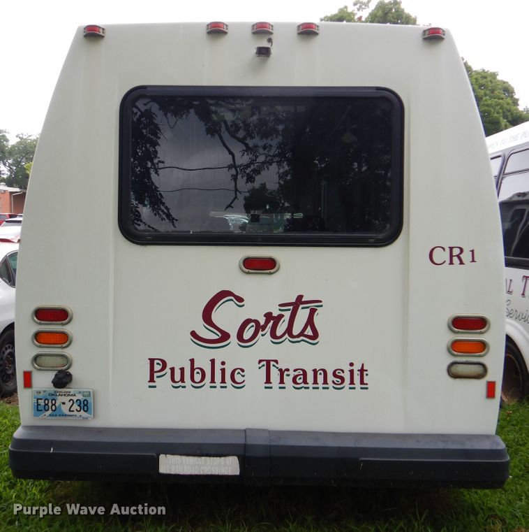 image for item DI0252 2009 Ford E450  shuttle bus