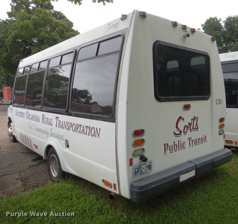 image for item DI0252 2009 Ford E450  shuttle bus