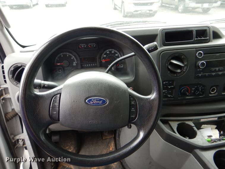 image for item DI0252 2009 Ford E450  shuttle bus