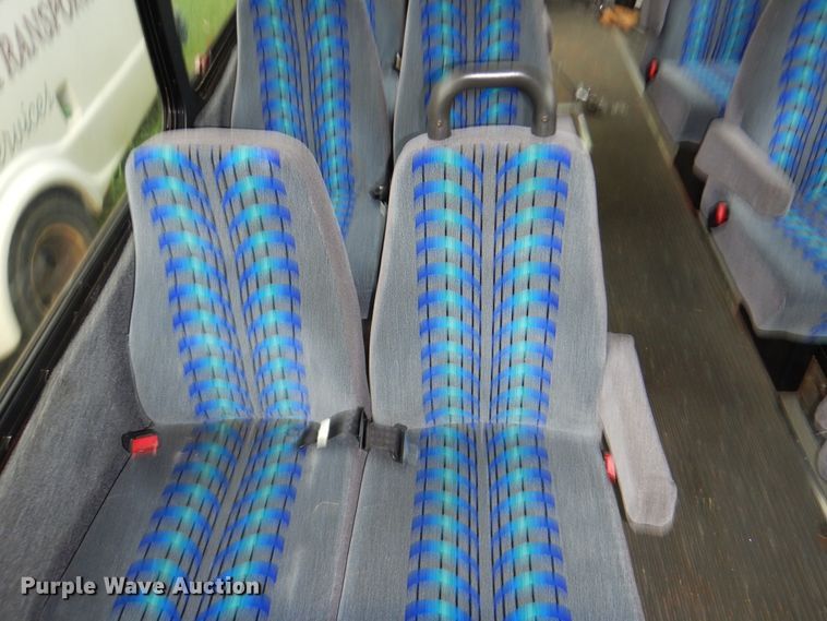 image for item DI0252 2009 Ford E450  shuttle bus