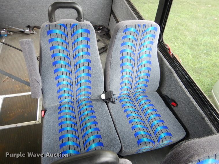 image for item DI0252 2009 Ford E450  shuttle bus