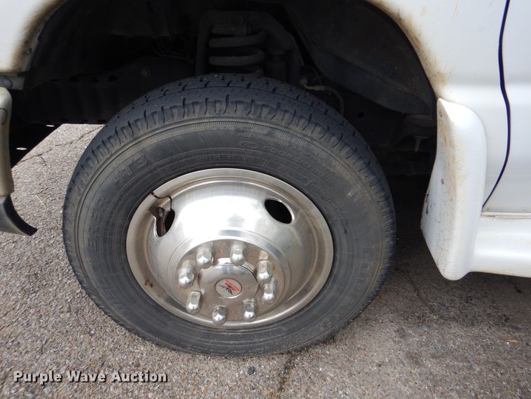 image for item DI0252 2009 Ford E450  shuttle bus