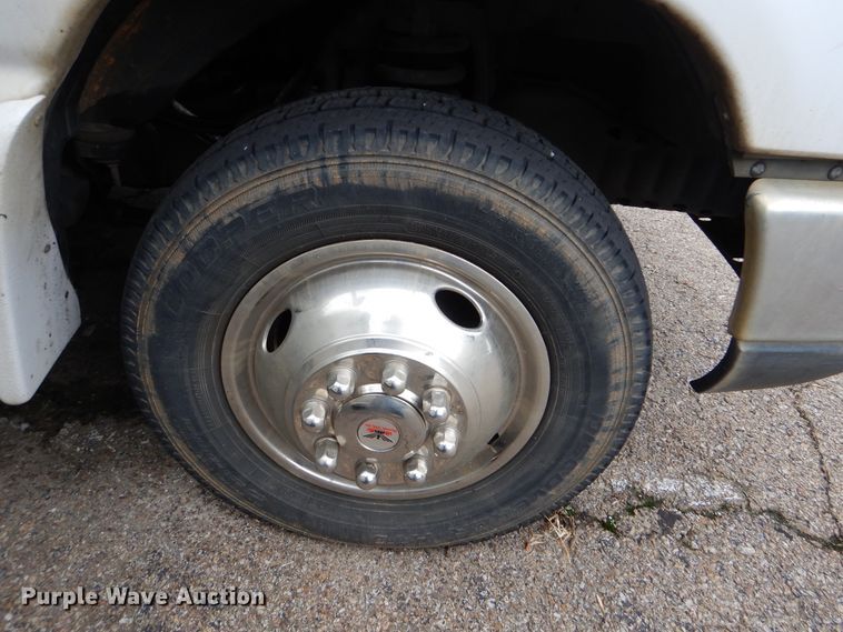 image for item DI0252 2009 Ford E450  shuttle bus