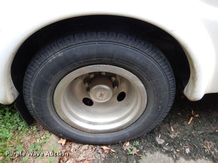 image for item DI0252 2009 Ford E450  shuttle bus