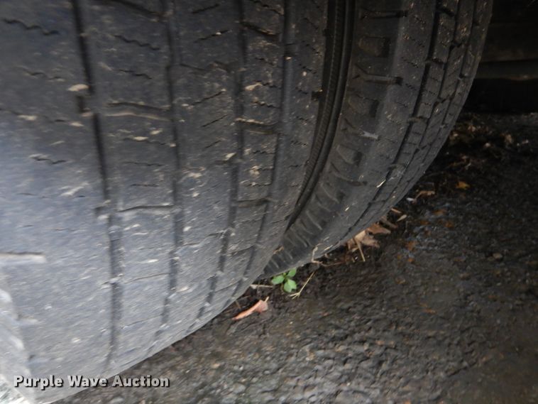 image for item DI0252 2009 Ford E450  shuttle bus