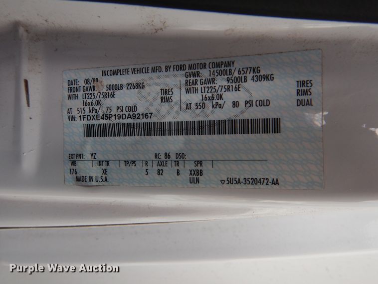 image for item DI0252 2009 Ford E450  shuttle bus