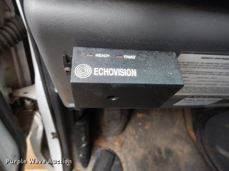 image for item DI0253 2006 Ford E350 Super Duty  shuttle bus