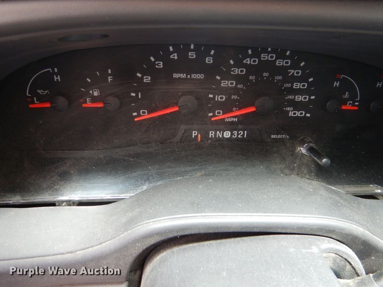 image for item DI0253 2006 Ford E350 Super Duty  shuttle bus