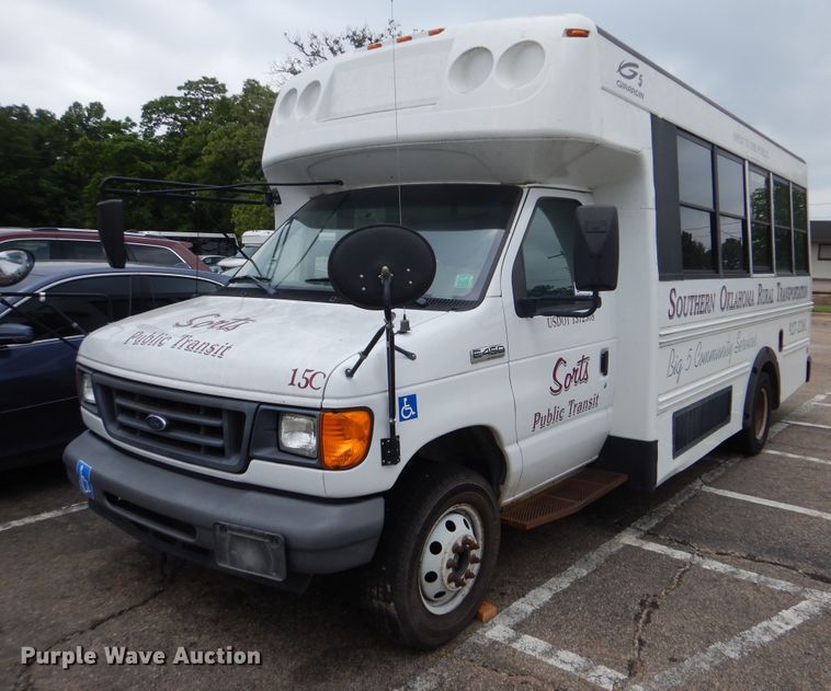 image for item DI0254 2007 Ford E450  shuttle bus