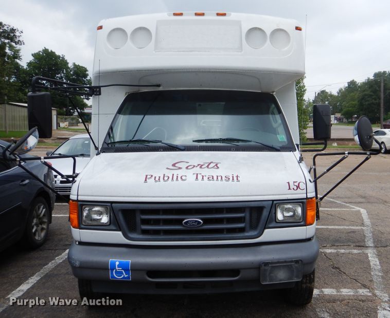 image for item DI0254 2007 Ford E450  shuttle bus