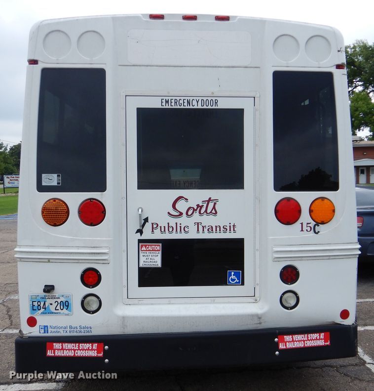 image for item DI0254 2007 Ford E450  shuttle bus