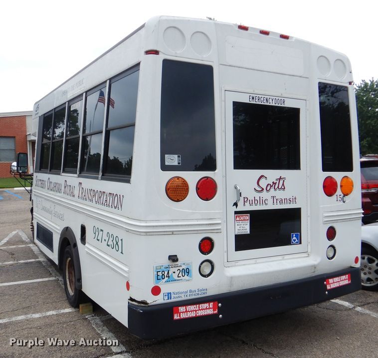 image for item DI0254 2007 Ford E450  shuttle bus