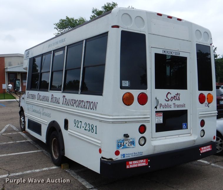 image for item DI0254 2007 Ford E450  shuttle bus